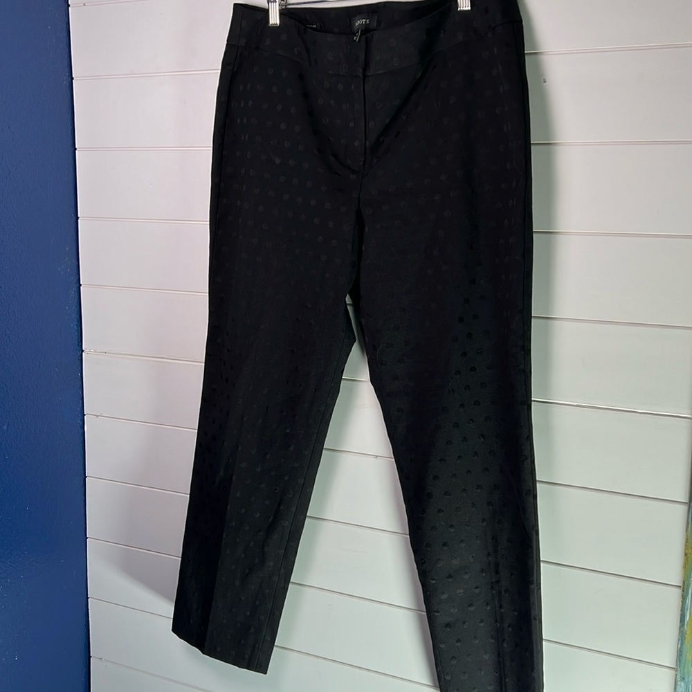 Talbots signature pants size 12 black inseam is 28”. A320